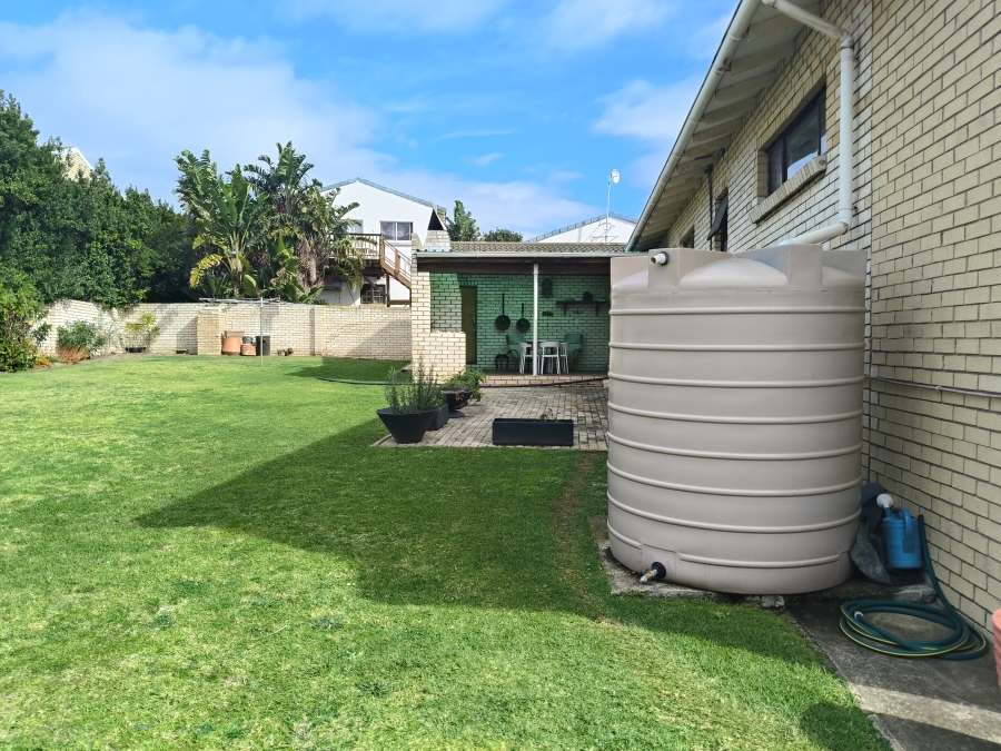 3 Bedroom Property for Sale in Wavecrest Eastern Cape
